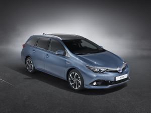 Toyota Auris Touring Sports Hybrid 2015 года